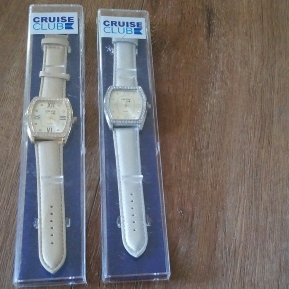 Set of watches - Picture 1 of 3